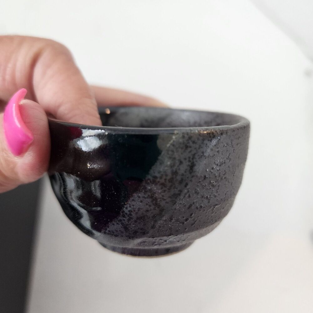 Utsuwa No Yakata Japanese Sake Set Dispenser 4 Cups Black Ceramic New In Box - Picture 8 of 16